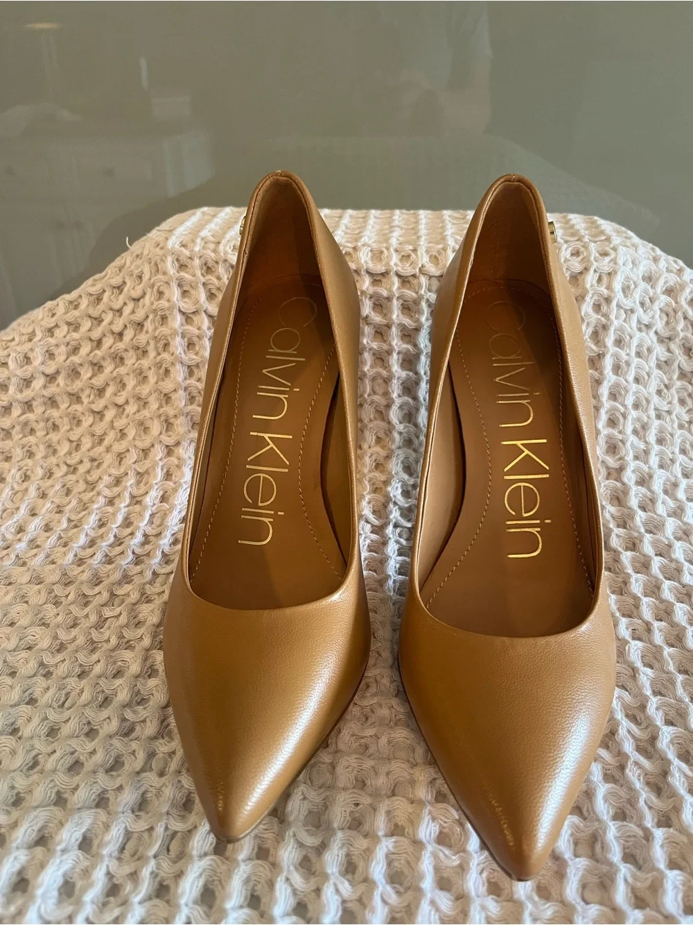 Calvin Klein Women's Tan Pointed-Toe Pumps 441